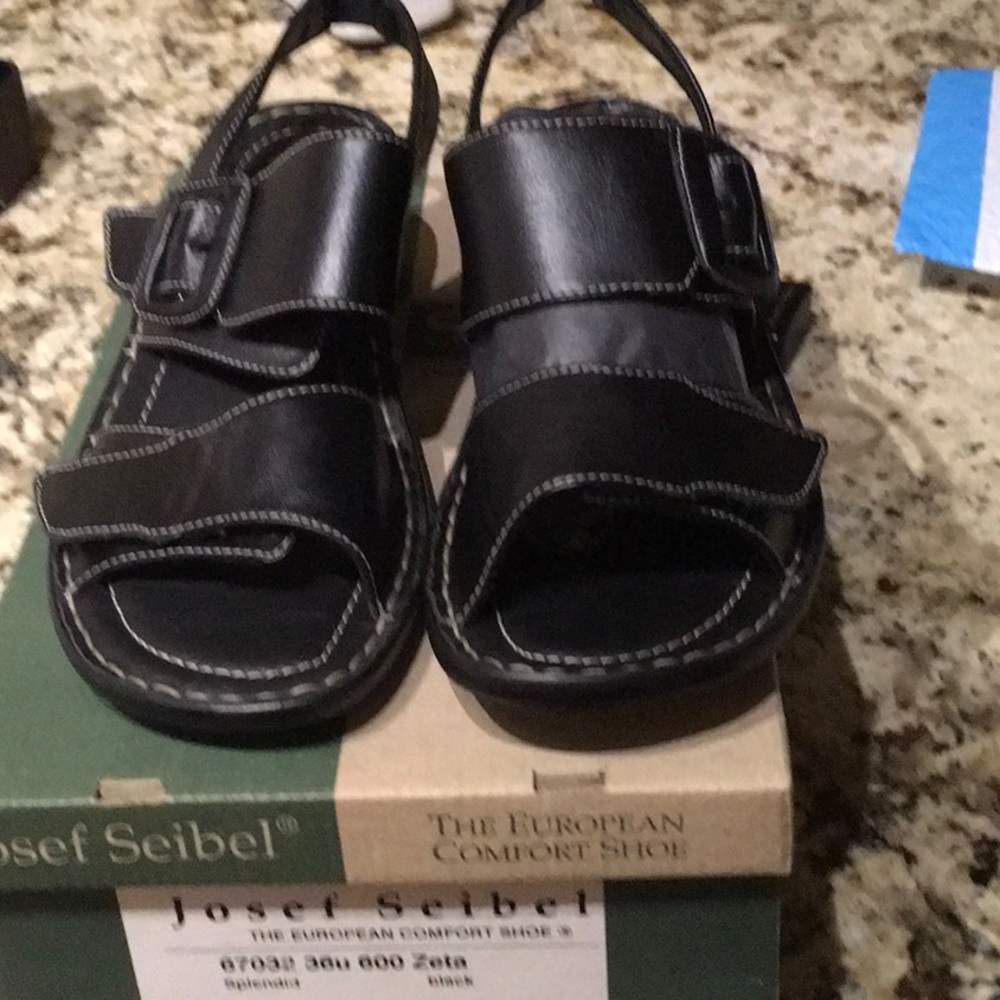 Josef Seibel Zeta black leather sandals